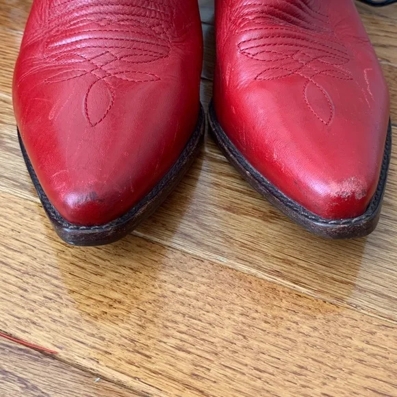 Women’s Red and Black Western Heeled Boots with White Stitching - Picture 6 of 7